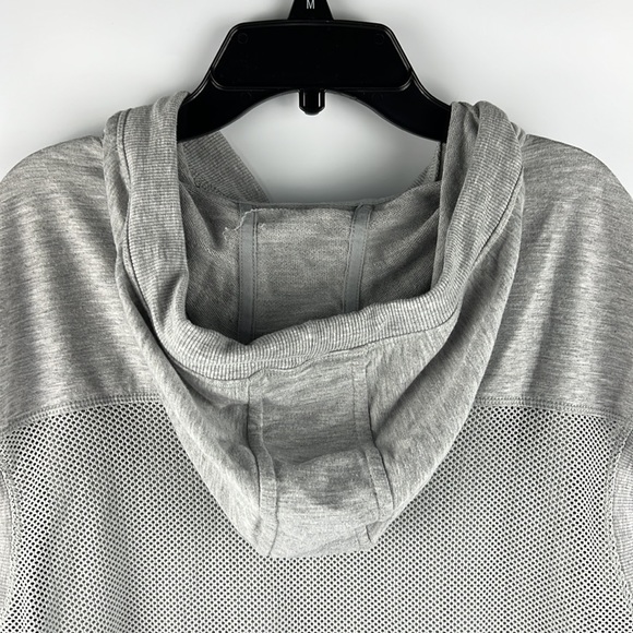 Yogalicious Hoodie Sz: Small - Picture 4 of 6